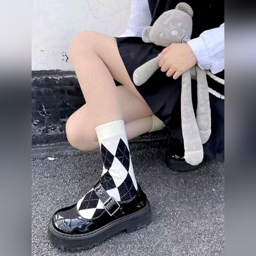 2 pairs Women Argyle Pattern Crew Socks